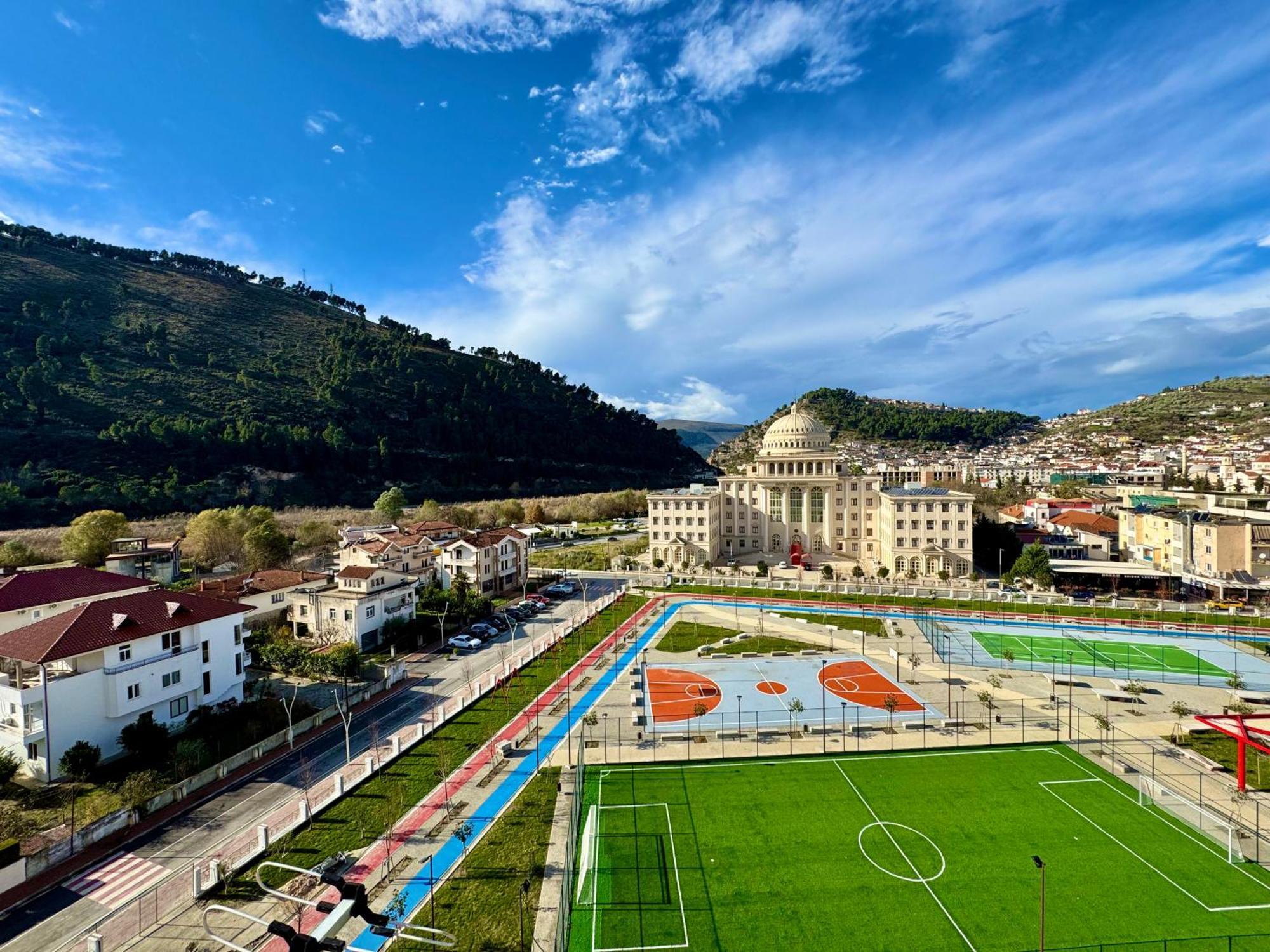 Berat City Panorama 1 Kültér fotó